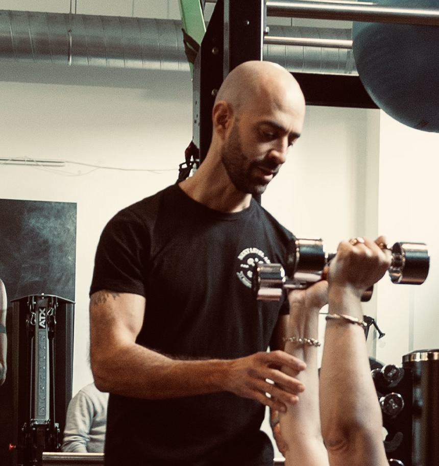 Tal trainer group class bootcamp strength and cardio weight lifting at Next Level Personal Training Amstelveen